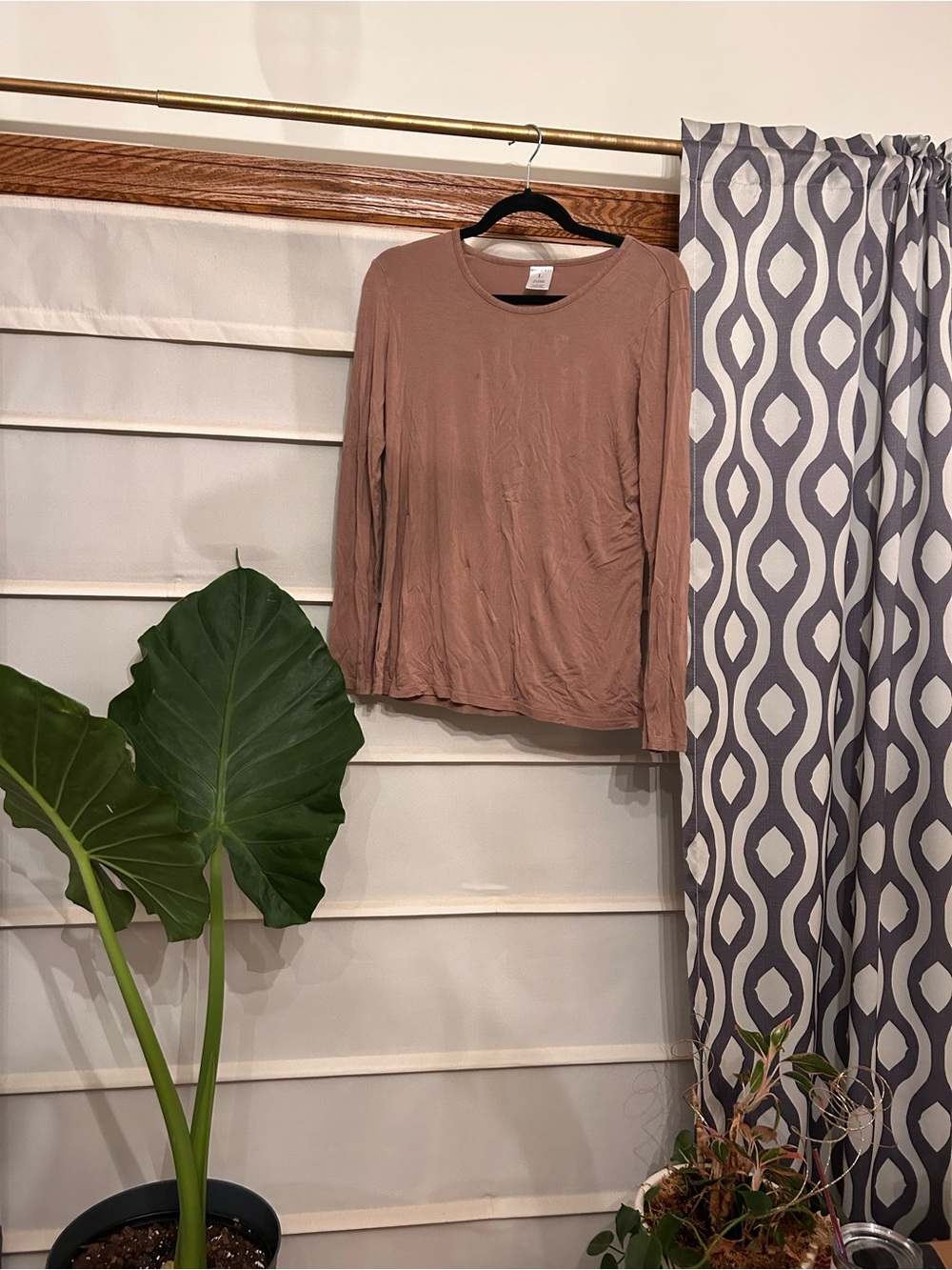 Women’s Long Sleeve Crewneck Top - Camel